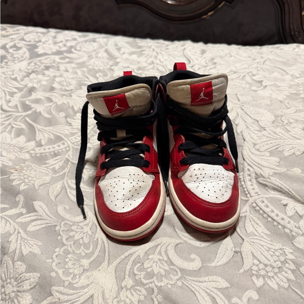 Kids Air Jordan 1 size 1.5 mid Sneakers